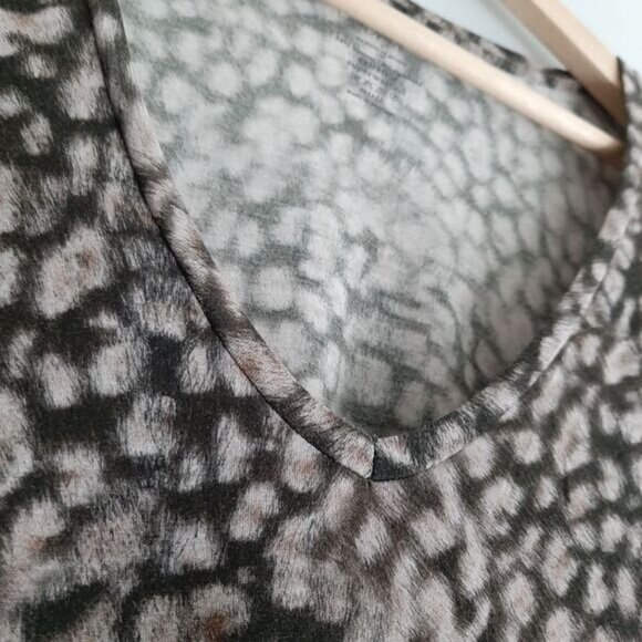 SAKS FIFTH AVENUE | X MAJESTIC FILATURES Extrafine Superwashed Tee Cheetah Sz S - Picture 6 of 11